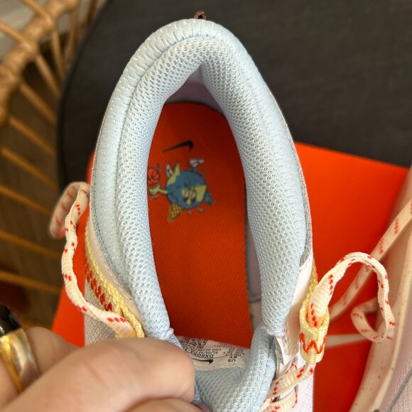 Nike Air Zoom Crossover Earth and Sun Size 6 Y Basketball Court Running Sneaker - Picture 8 of 12